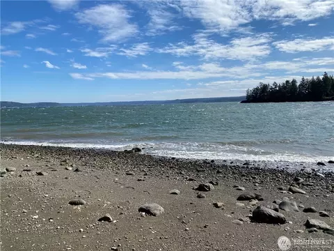 511 Pleasant Harbor Rd, Brinnon, WA 98320