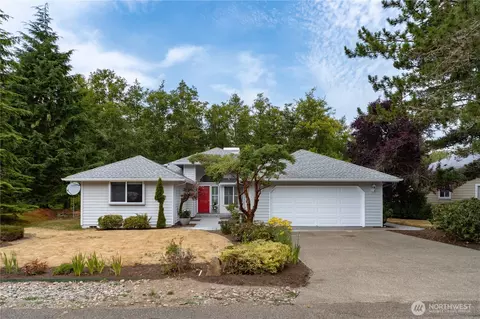 70 Fernridge Ln, Port Ludlow, WA 98365