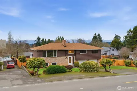 3719 Petersville Rd NE, Bremerton, WA 98310