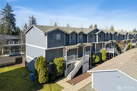 3939 10th St SE #D6, Puyallup, WA 98374