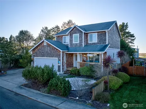 2705 N Sea Crest Ave, Long Beach, WA 98631
