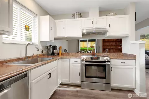 Kitchen - 19931 14th Ave E, Spanaway, WA 98387 photo 1 of 2