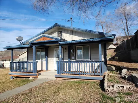 19 1st St E, Tonasket, WA 98855
