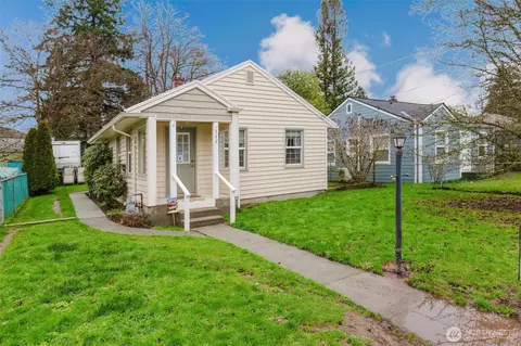 1342 N Montgomery Ave, Bremerton, WA 98312