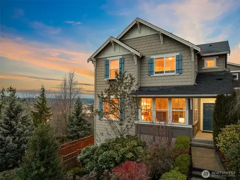 879 3rd Ave NE, Issaquah, WA 98029