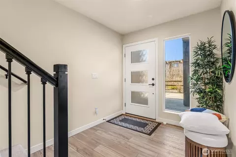 Entry Way - 23712 8th St SE #E, Bothell, WA 98021 photo 2 of 2