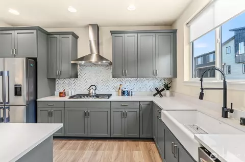 Kitchen - 23712 8th St SE #E, Bothell, WA 98021 photo 4 of 7