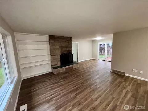 Living - 19221 100th Ave NE, Bothell, WA 98011 photo 2 of 5