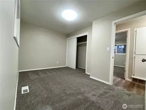 Bedroom - 19221 100th Ave NE, Bothell, WA 98011 photo 3 of 4