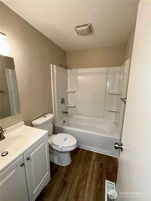 Bath - 19221 100th Ave NE, Bothell, WA 98011 photo 2 of 2