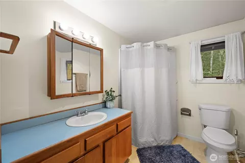 Bath - 314 Dungeness Mdws, Sequim, WA 98382 photo 1 of 2