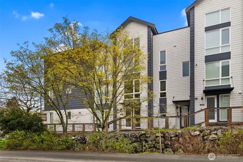 302 N 107th St, Seattle, WA 98133