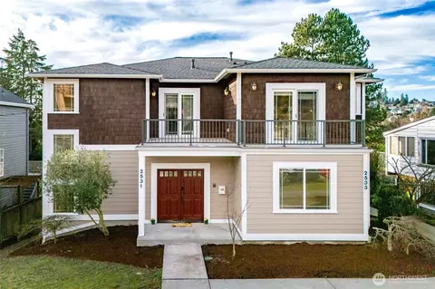 2531 30th Ave W, Seattle, WA 98199