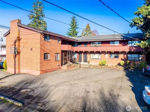 2014 SW 152nd St, Burien, WA 98166