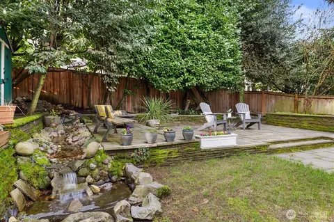 Exterior - 2463 26th Ave E, Seattle, WA 98112 photo 6 of 9