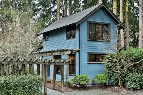 313 Edgecliff Dr, Langley, WA 98260