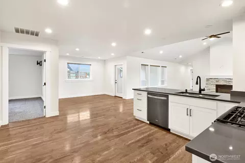 Living - 1302 Night Hawk Way, Everson, WA 98247 photo 11 of 11