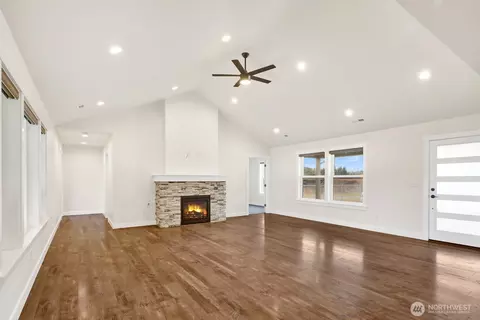 Living - 1302 Night Hawk Way, Everson, WA 98247 photo 4 of 11