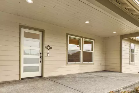 Exterior - 1302 Night Hawk Way, Everson, WA 98247 photo 3 of 8