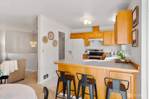 Kitchen - 12305 Alexander Rd, Everett, WA 98204 photo 3 of 4
