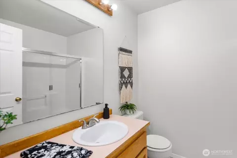 Bath - 12305 Alexander Rd, Everett, WA 98204 photo 2 of 3