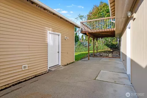 Exterior - 12305 Alexander Rd, Everett, WA 98204 photo 7 of 9