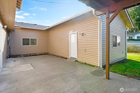 Exterior - 12305 Alexander Rd, Everett, WA 98204 photo 6 of 9