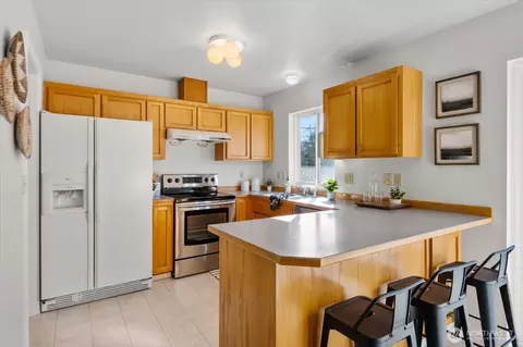 Kitchen - 12305 Alexander Rd, Everett, WA 98204 photo 2 of 4
