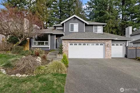25600 Lake Wilderness Country Club Dr SE, Maple Valley, WA 98038