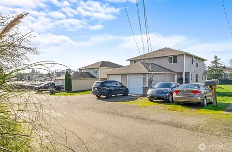 Exterior - 2905 11th St #A, Everett, WA 98201 photo 1 of 4