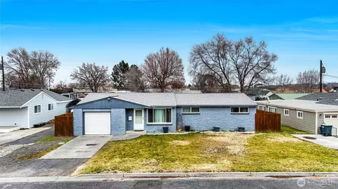 717 S Locust Ln, Moses Lake, WA 98837