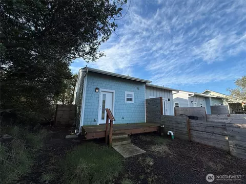 297 Marine View Dr SW #A, Ocean Shores, WA 98569