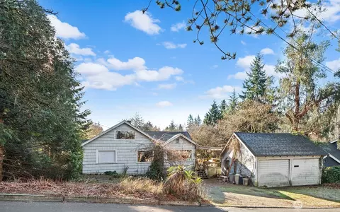 5721 108th Ave NE, Kirkland, WA 98033
