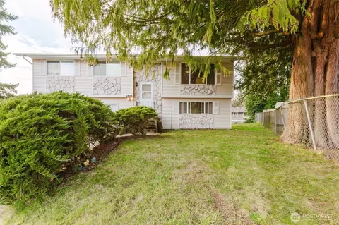 6844 NE Helena Ct, Bremerton, WA 98311