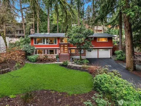 2705 107th Ave SE, Beaux Arts Village, WA 98004