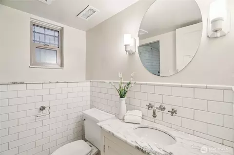 Bath - 1119 19th Ave E, Seattle, WA 98112 photo 4 of 5