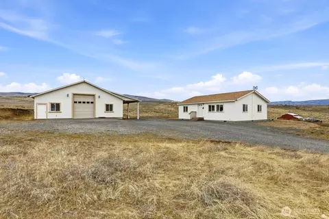 256 Wenas View Dr, Selah, WA 98942