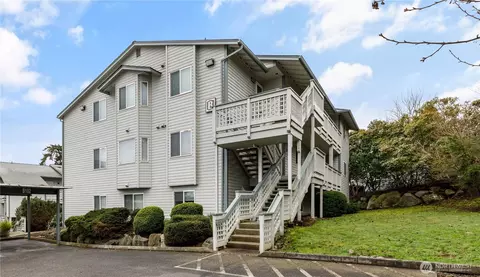 485 SW Bayshore Dr #B202, Oak Harbor, WA 98277