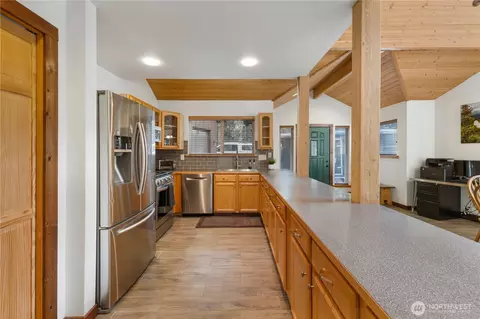 Kitchen - 62307 Meadow Way E, Greenwater, WA 98022 photo 1 of 4