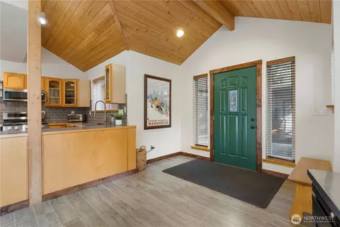 Entry Way - 62307 Meadow Way E, Greenwater, WA 98022 photo 2 of 4