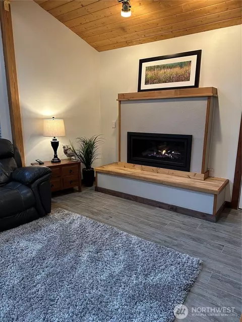 Living - 62307 Meadow Way E, Greenwater, WA 98022 photo 2 of 3