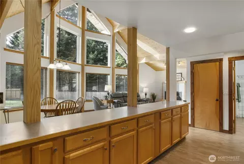 Entry Way - 62307 Meadow Way E, Greenwater, WA 98022 photo 4 of 4