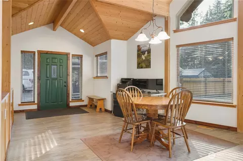 Entry Way - 62307 Meadow Way E, Greenwater, WA 98022 photo 3 of 4