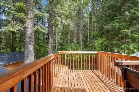 Exterior - 62307 Meadow Way E, Greenwater, WA 98022 photo 4 of 12