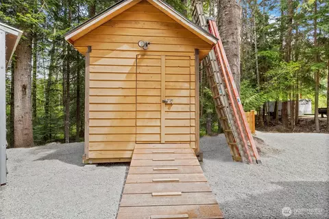 Exterior - 62307 Meadow Way E, Greenwater, WA 98022 photo 5 of 12