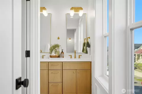 Bath - 215 N 58th St, Seattle, WA 98103 photo 3 of 5