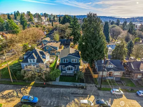 View/Area - 215 N 58th St, Seattle, WA 98103 photo 1 of 4