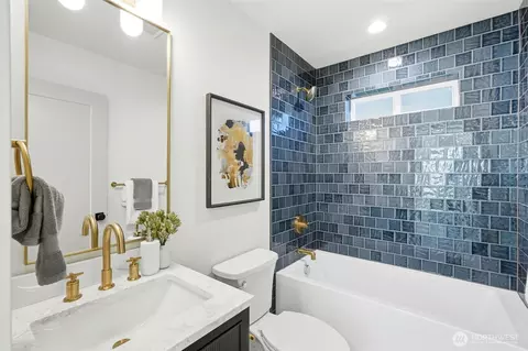 Bath - 215 N 58th St, Seattle, WA 98103 photo 4 of 5