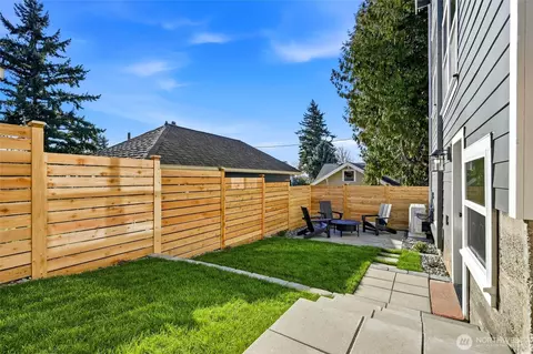 Exterior - 215 N 58th St, Seattle, WA 98103 photo 3 of 5