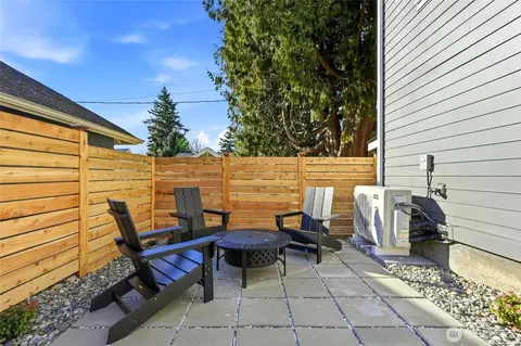 Exterior - 215 N 58th St, Seattle, WA 98103 photo 5 of 5